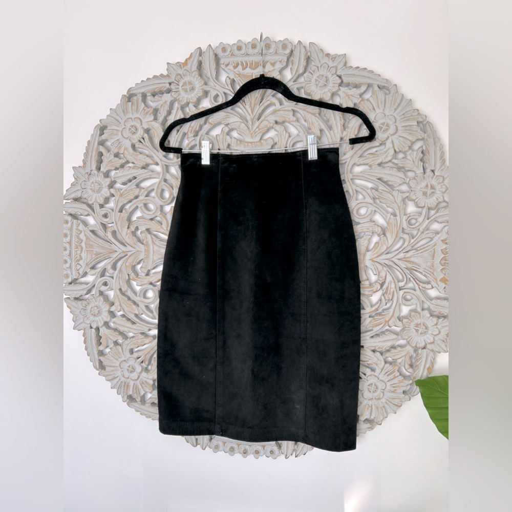 Danier Black Suede Pencil Skirt – Size 4